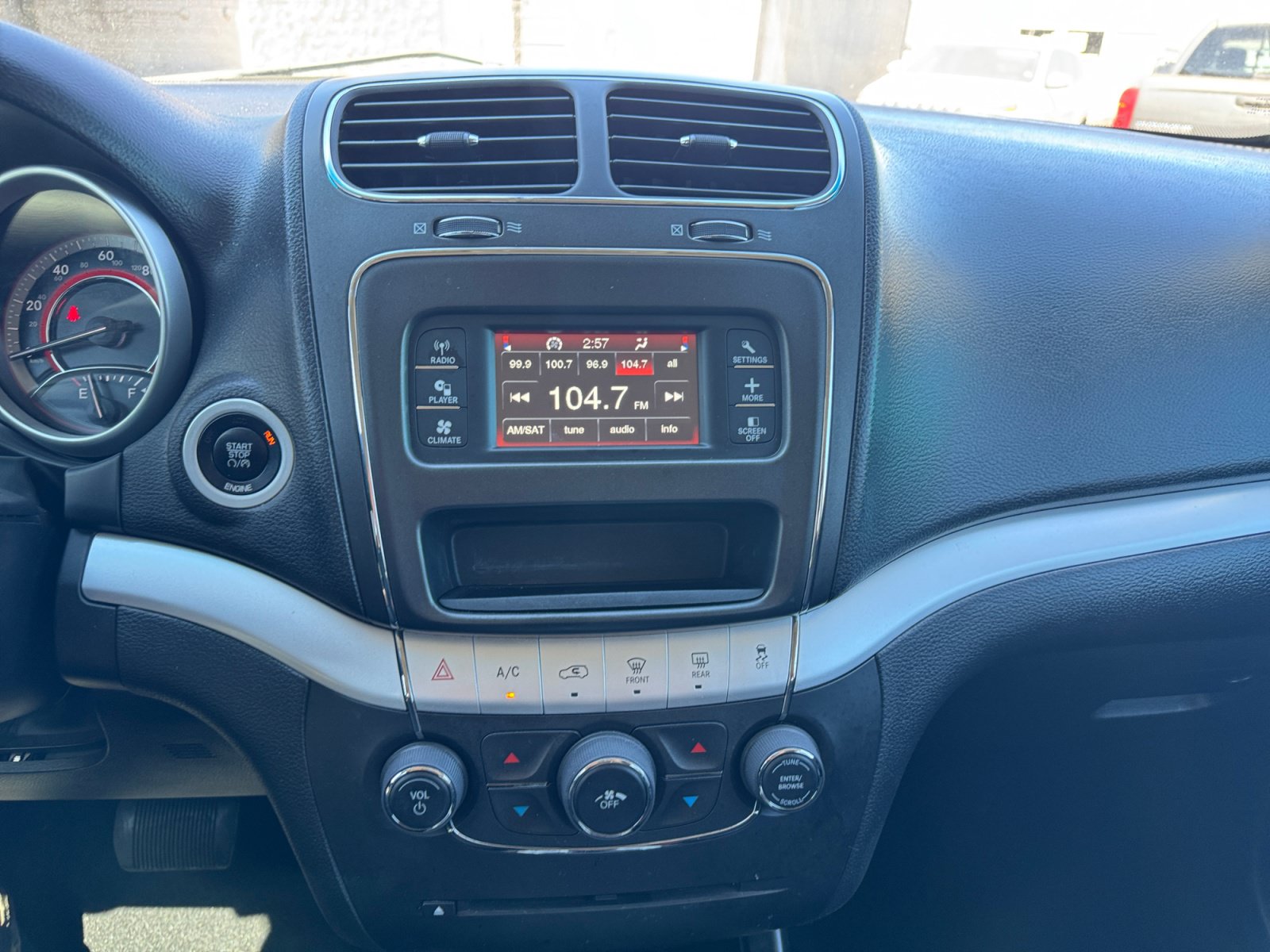 Used 2015 Dodge Journey SXT w/ Flexible Seating Group FWD image 19