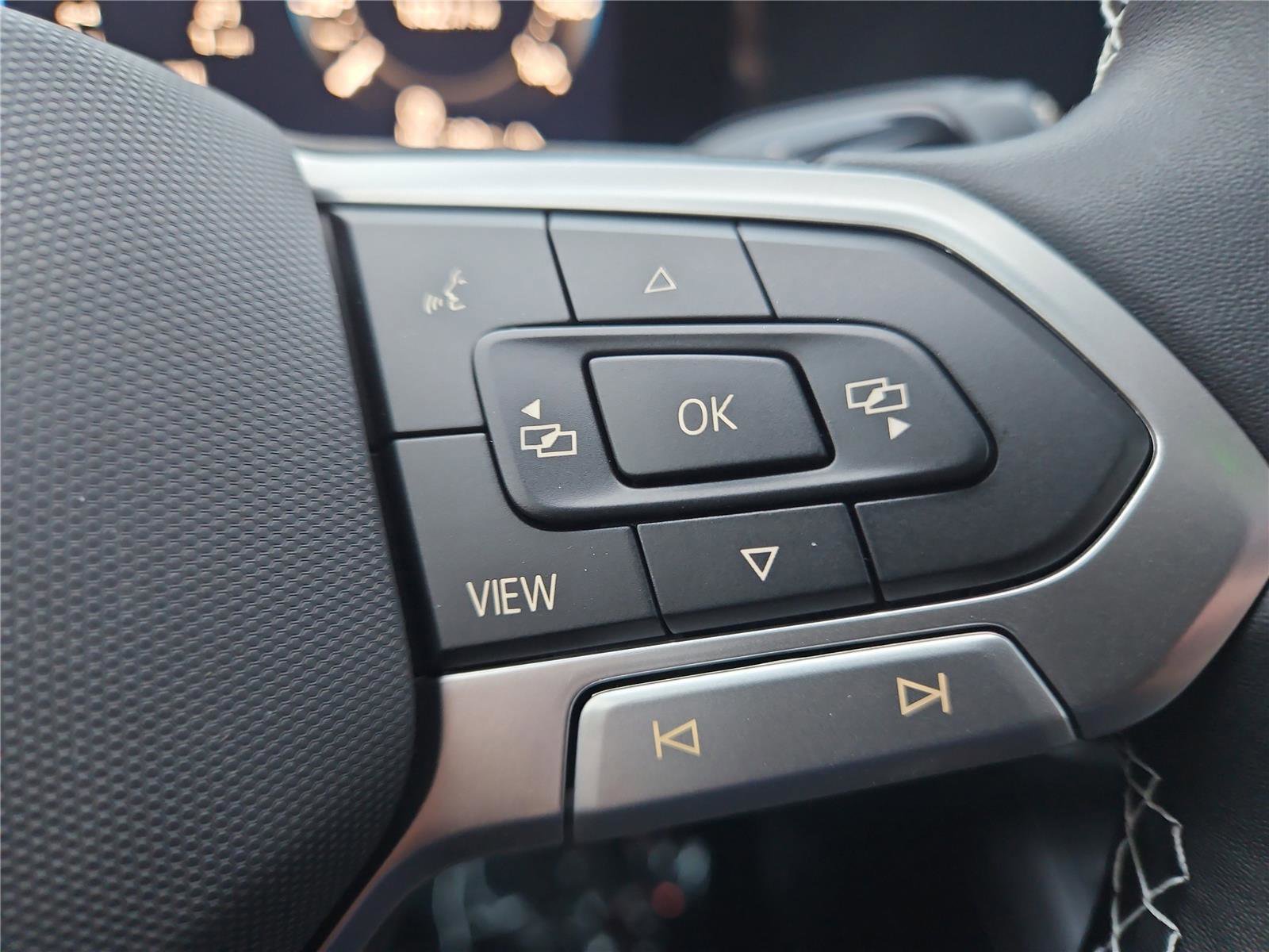 New 2026 Volkswagen Tiguan SE image 16