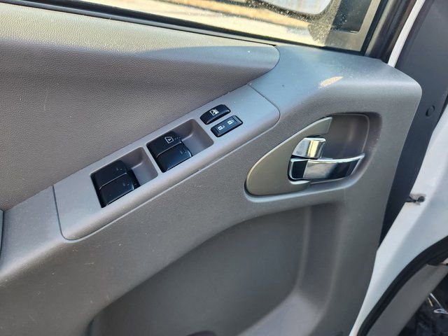 Used 2019 Nissan Frontier SV image 11