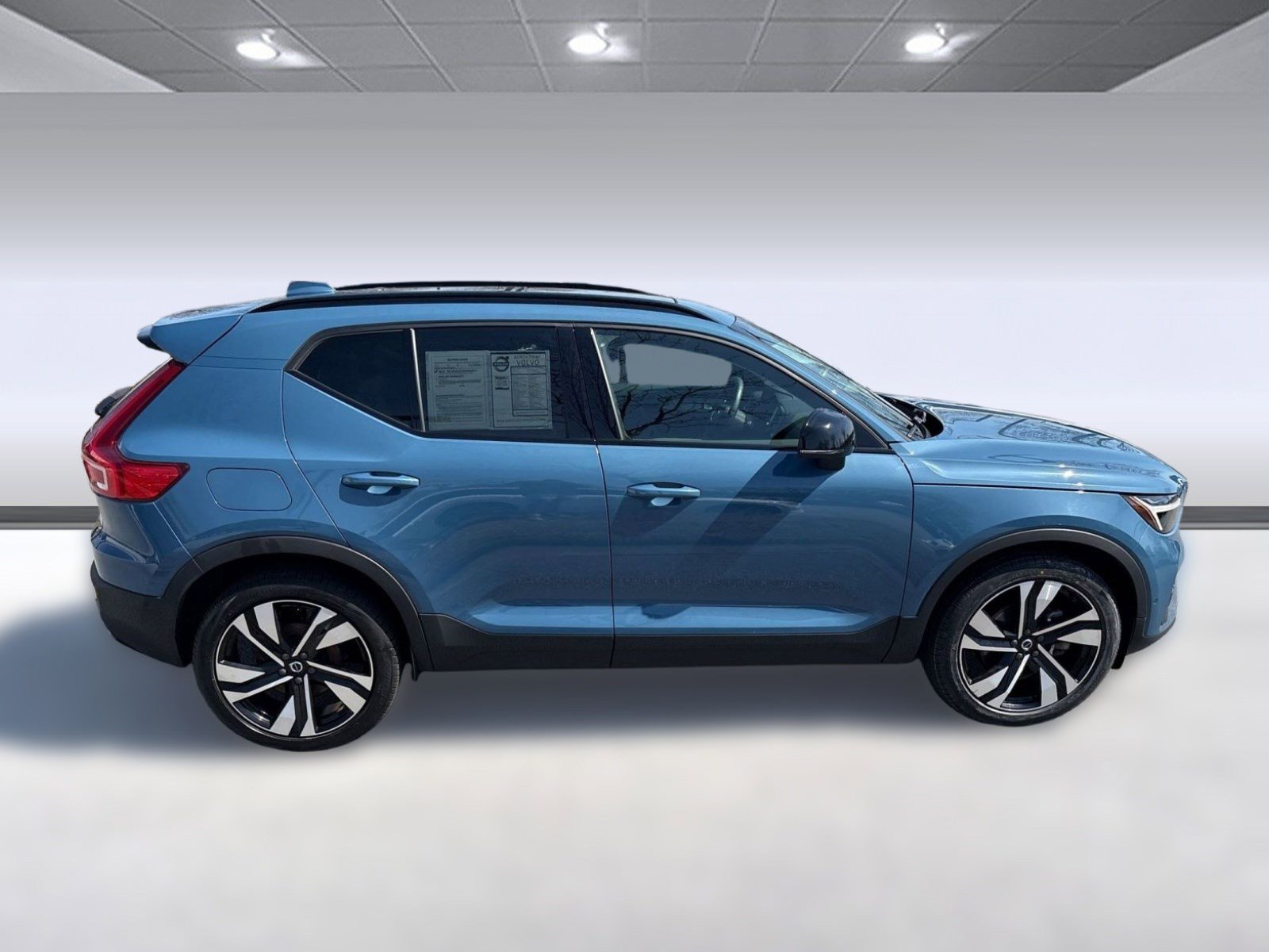 Certified 2023 Volvo XC40 B5 Plus w/ Driver Assist Package image 8