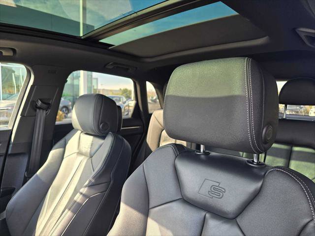 Certified 2025 Audi Q3 2.0T Premium w/ Black Optic Sport Package image 23