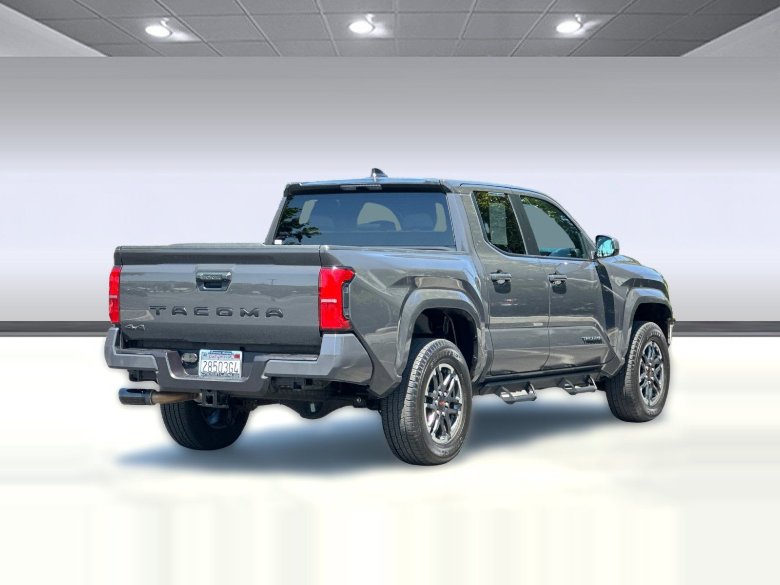 Used 2025 Toyota Tacoma SR5 AWD/4WD image 8