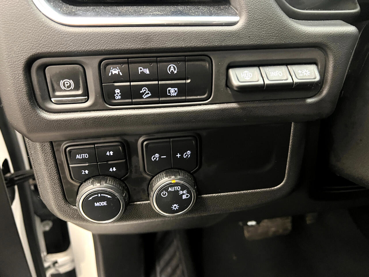 Used 2024 Chevrolet Tahoe High Country image 26
