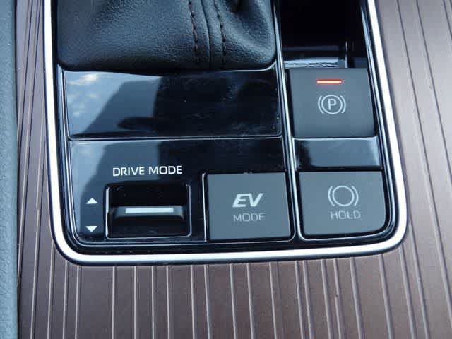 Used 2024 Toyota Sienna XLE FWD image 35