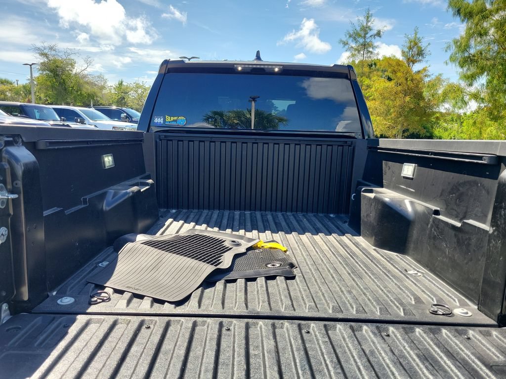 Certified 2025 Toyota Tacoma SR5 AWD/4WD image 30