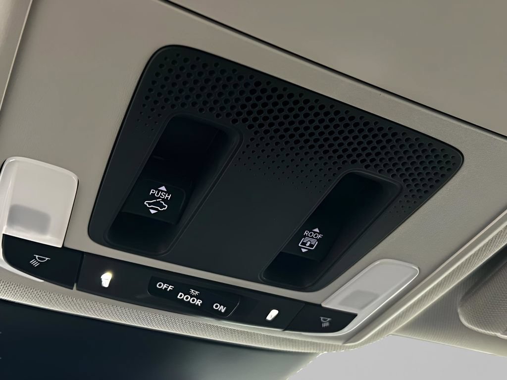 Used 2024 Honda Pilot Elite image 10