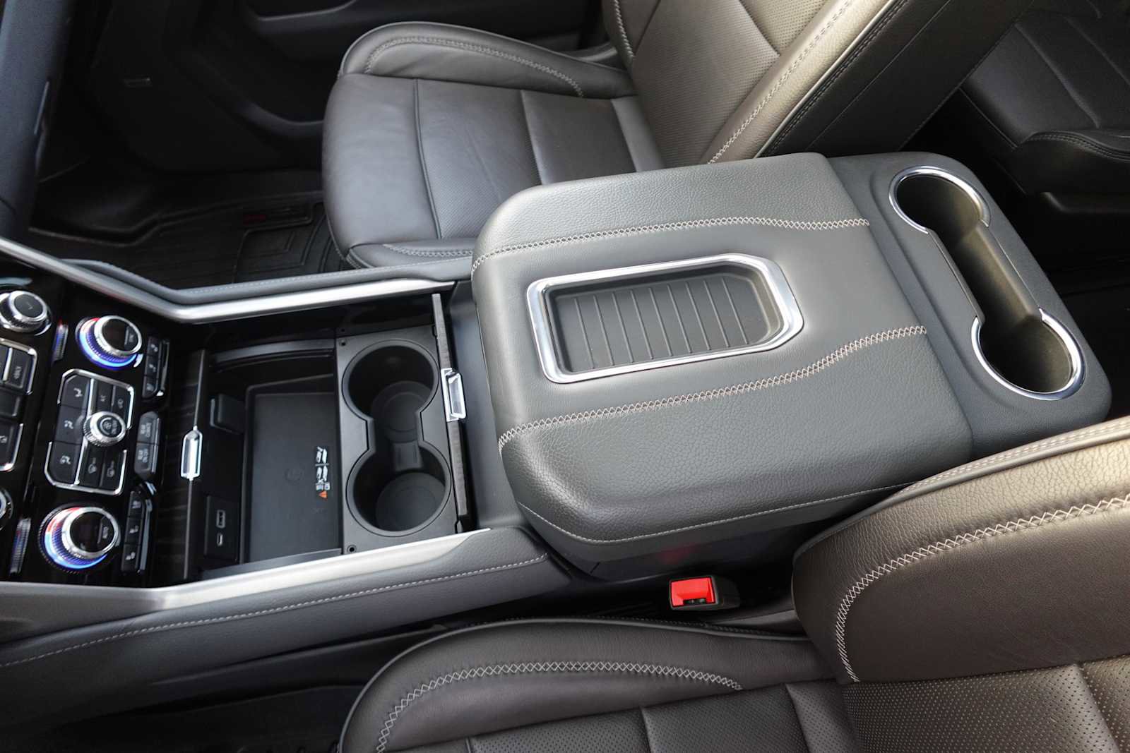 Used 2022 GMC Yukon Denali w/ Max Trailering Package AWD/4WD image 24