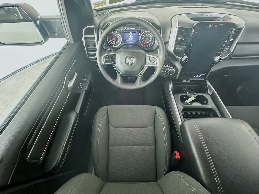 Used 2025 RAM 1500 Big Horn AWD/4WD image 9