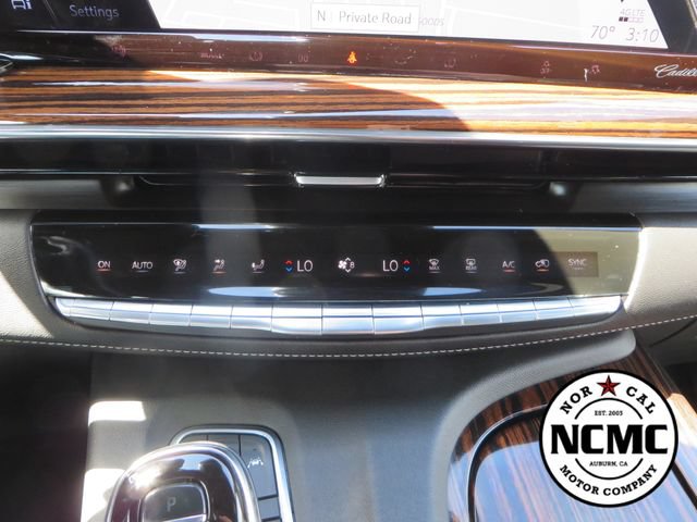 Used 2023 Cadillac Escalade Premium Luxury AWD/4WD image 32