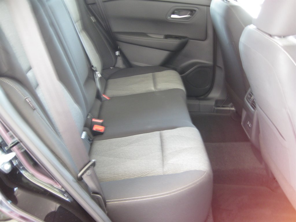 Used 2026 Nissan Rogue SV FWD image 25