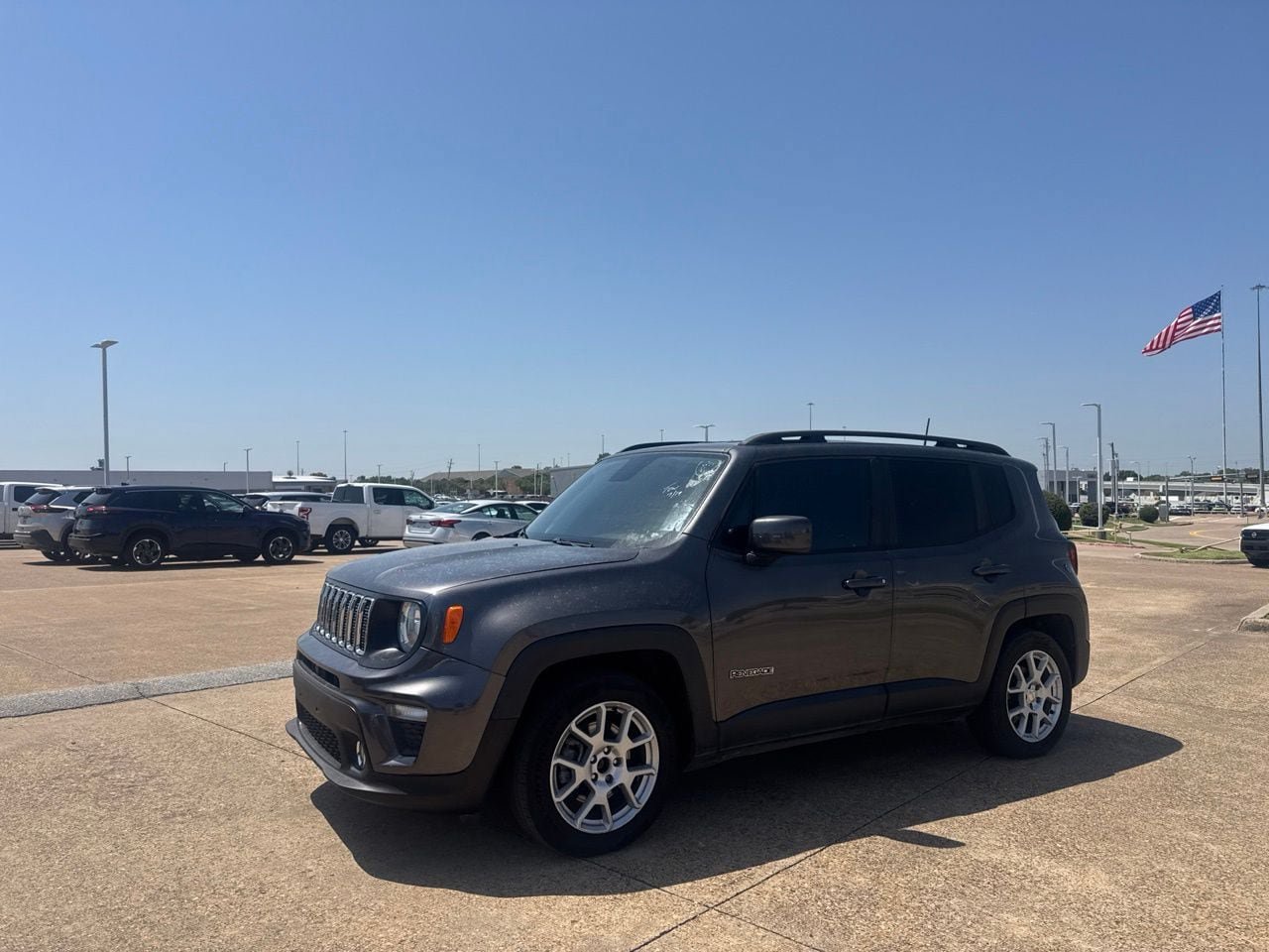 Used 2019 Jeep Renegade Latitude FWD image 8