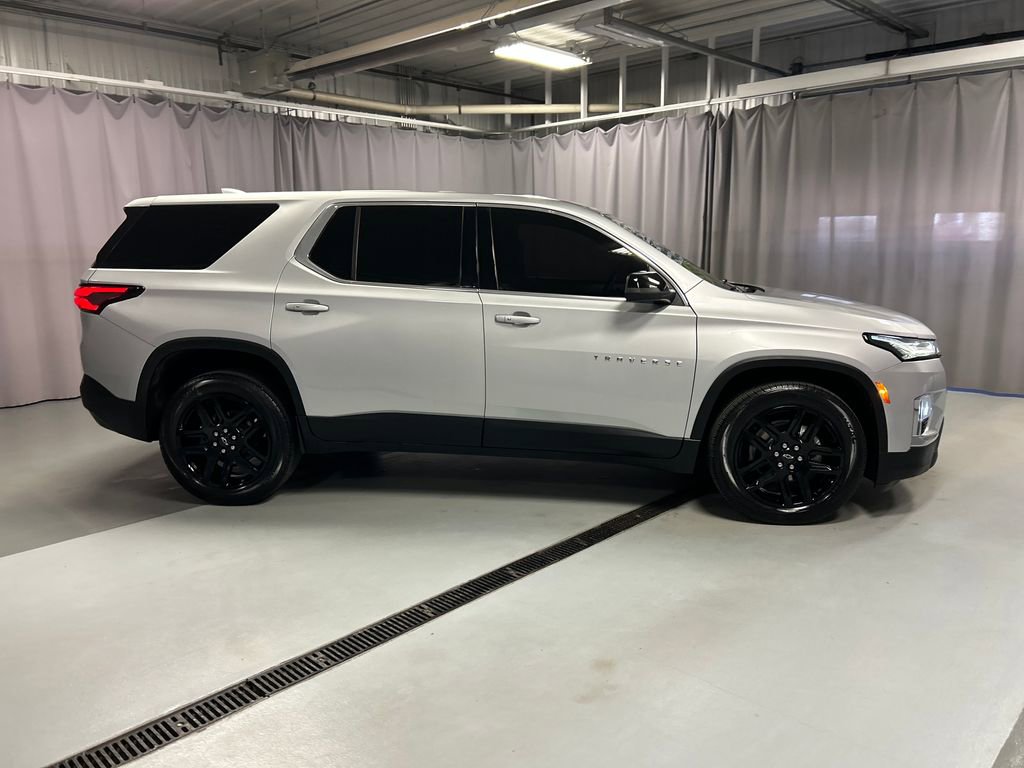 Used 2022 Chevrolet Traverse LS FWD image 8