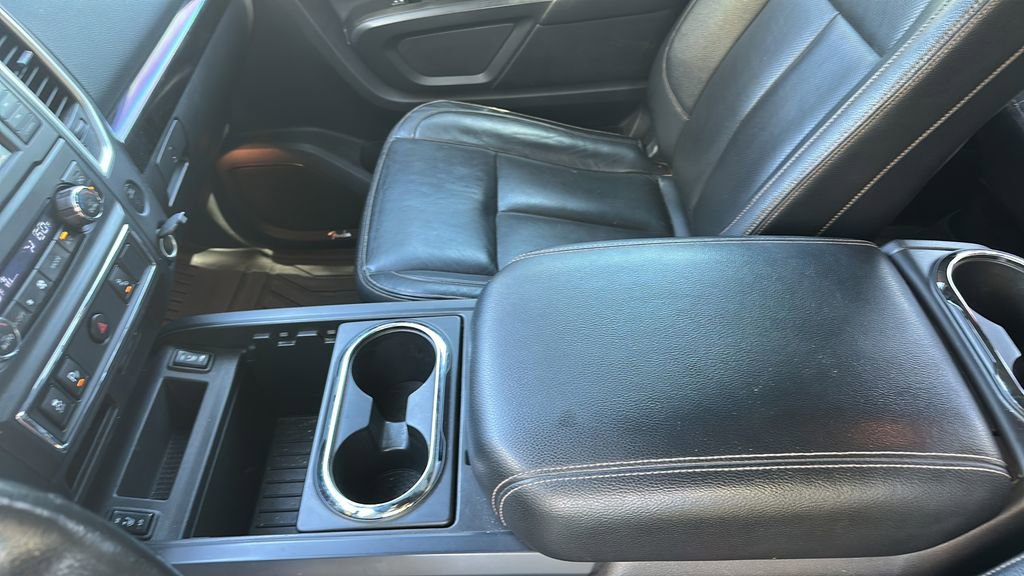 Used 2019 Nissan Titan SL w/ Midnight Edition image 19