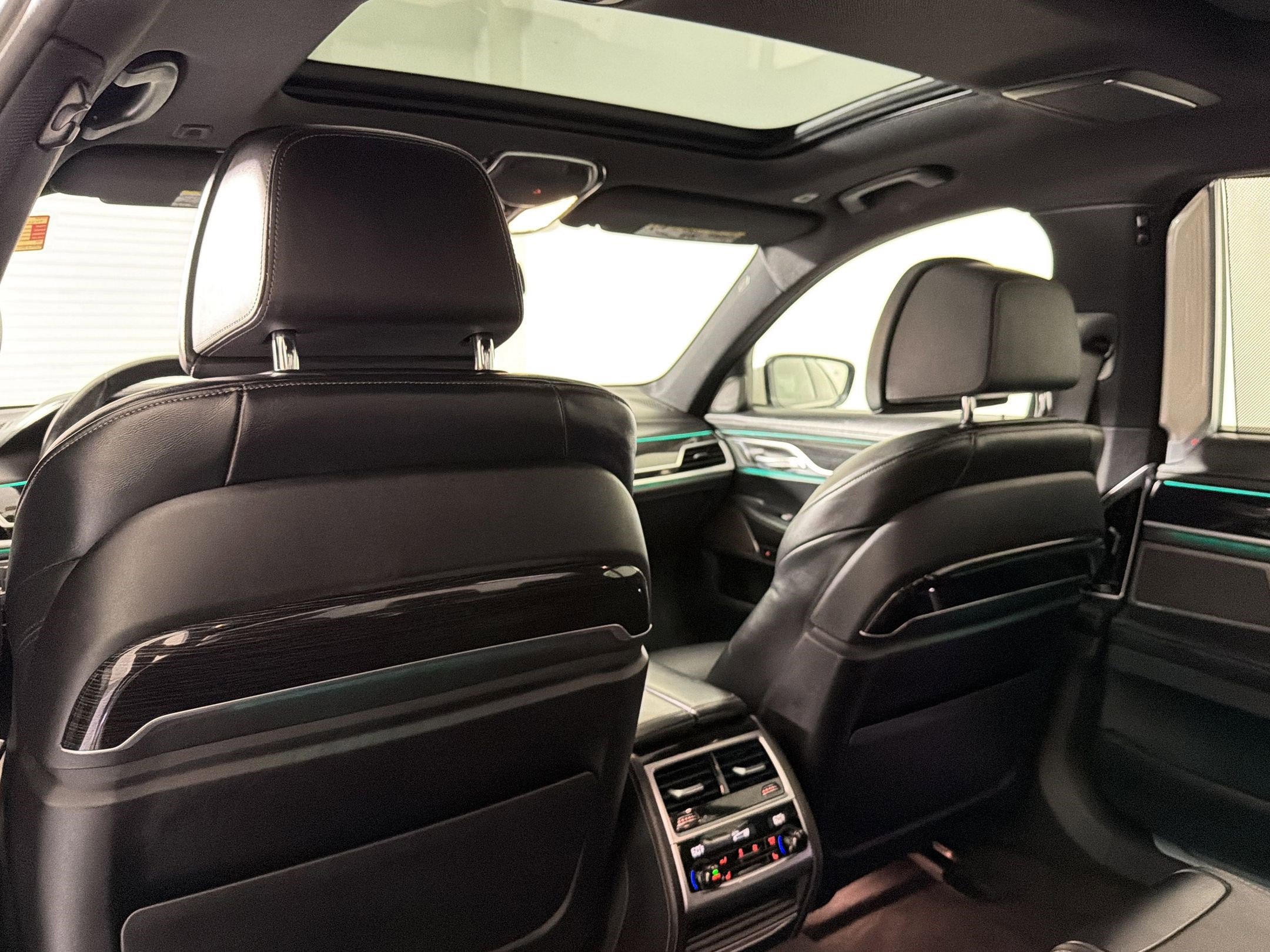 Used 2019 BMW 750i w/ Executive Package RWD image 28