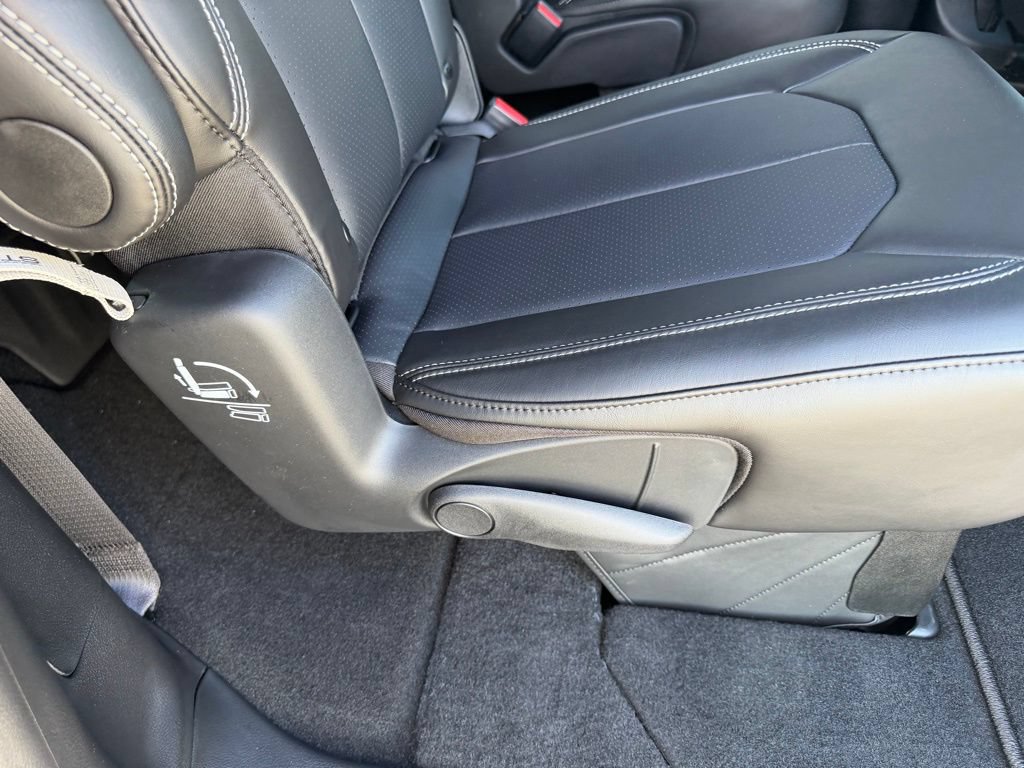New 2026 Chrysler Voyager LX FWD image 34