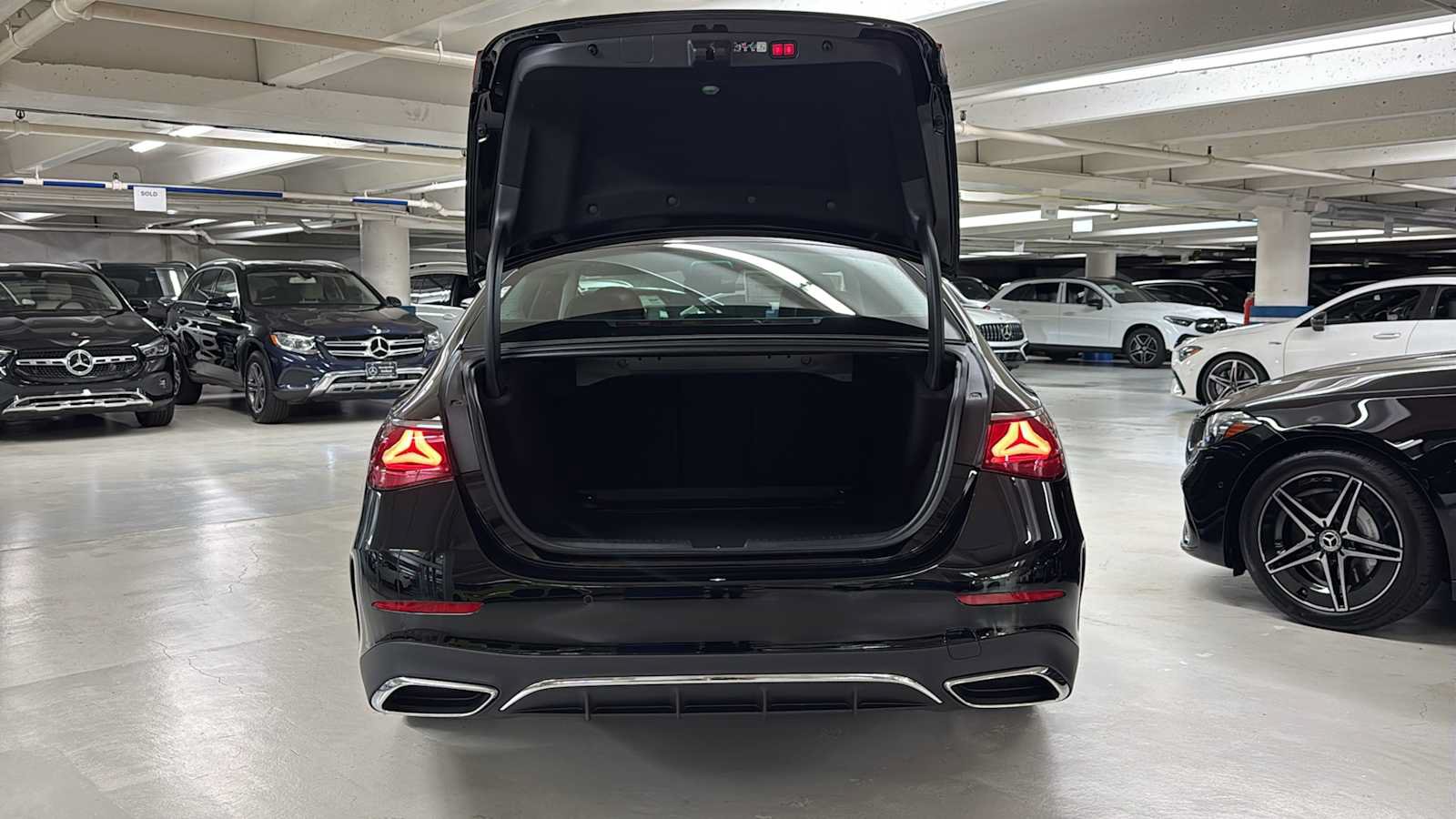 New 2026 Mercedes-Benz E 350 4MATIC Sedan image 7