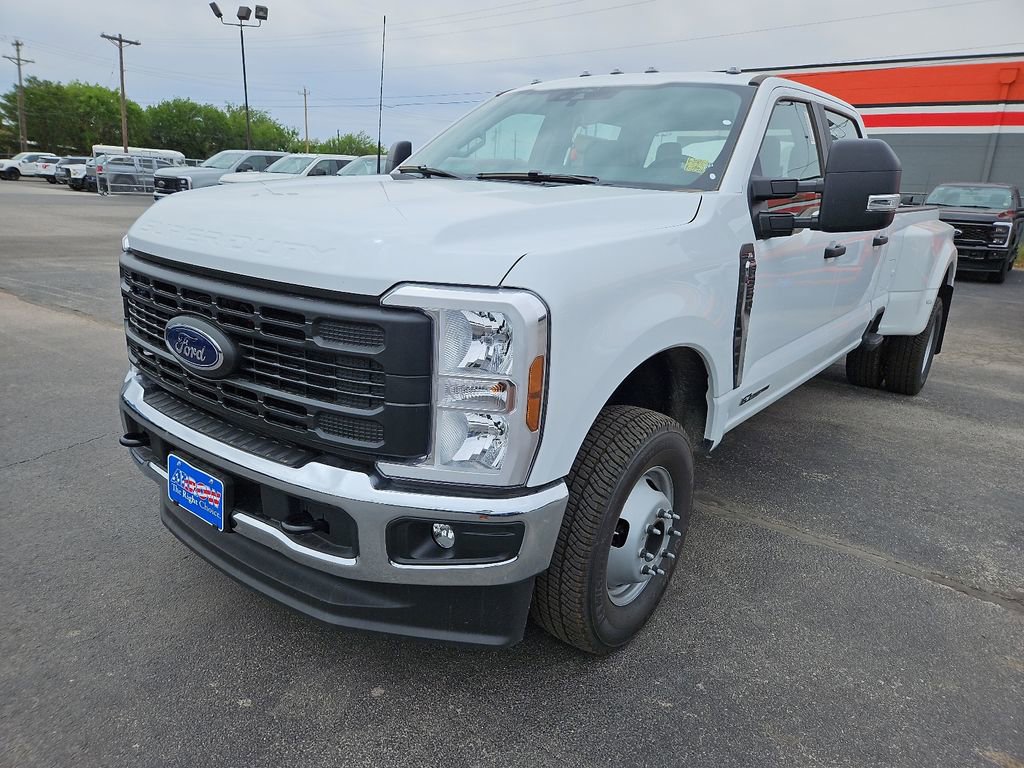 New 2026 Ford F350 XL w/ XL Chrome Package image 4