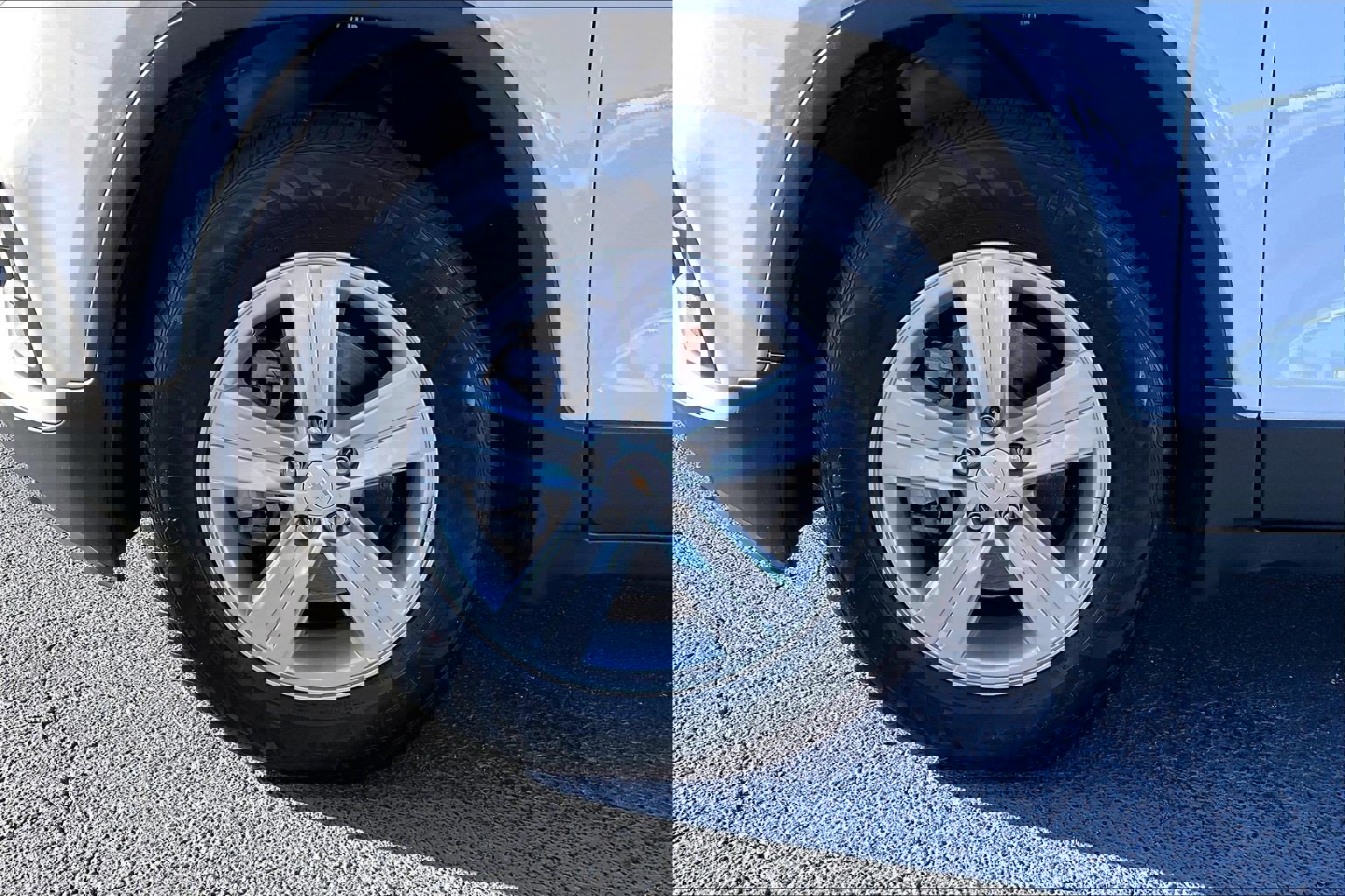 Certified 2022 Chevrolet Trax LS w/ Tint and Cruise Package image 8