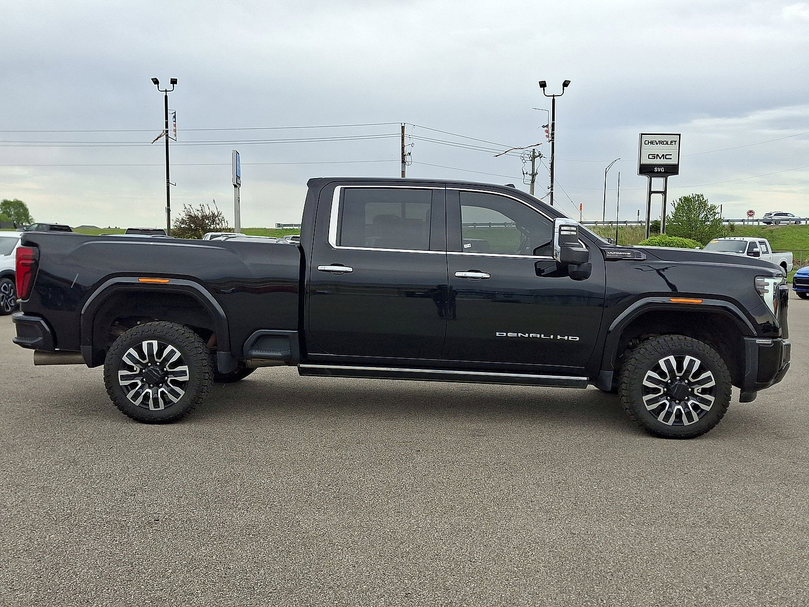 Used 2024 GMC Sierra 3500 Denali Ultimate AWD/4WD image 26