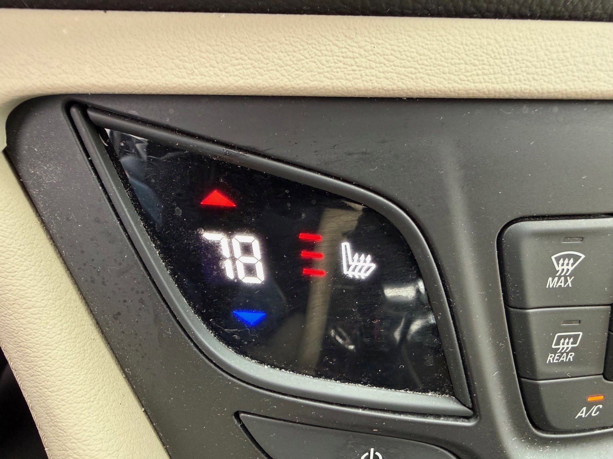 Used 2020 Buick Envision Essence image 16