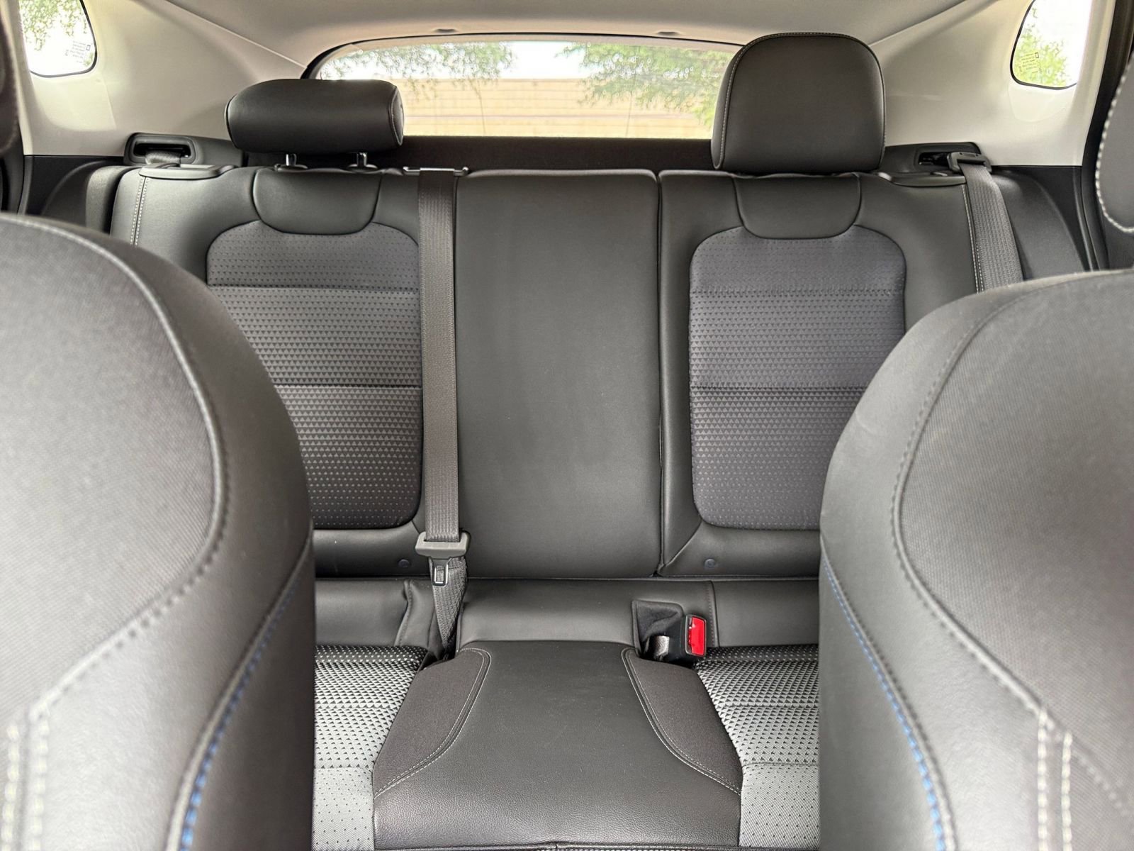Used 2025 Chevrolet Trax LT FWD image 38