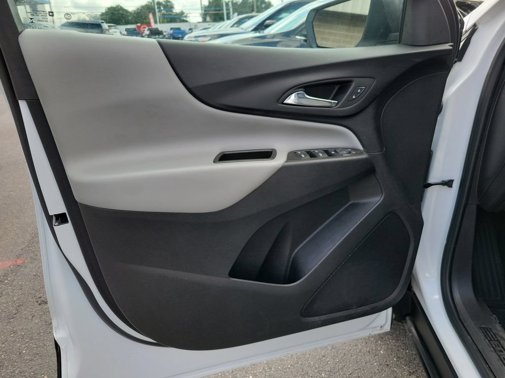 Used 2023 Chevrolet Equinox LS w/ LS Convenience Package AWD/4WD image 23