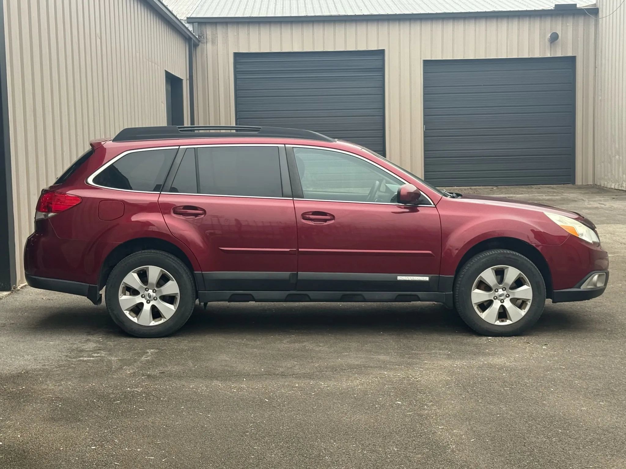 Used 2012 Subaru Outback 2.5i Limited w/ Moonroof Pkg image 8