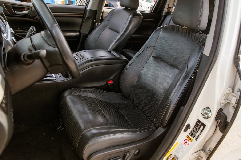 Used 2015 Toyota Highlander Limited image 14