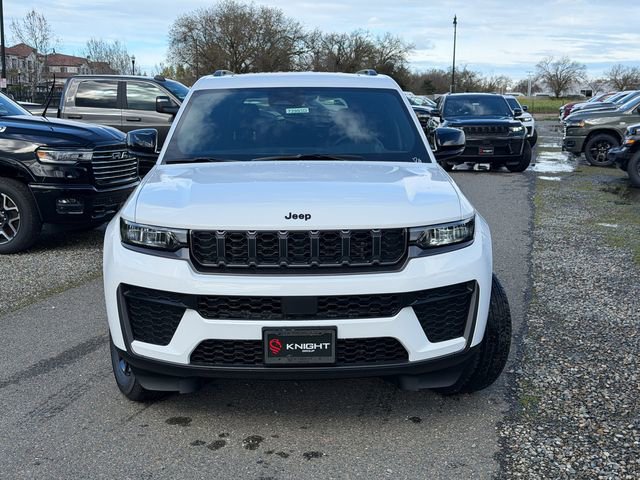 New 2026 Jeep Grand Cherokee Laredo image 3