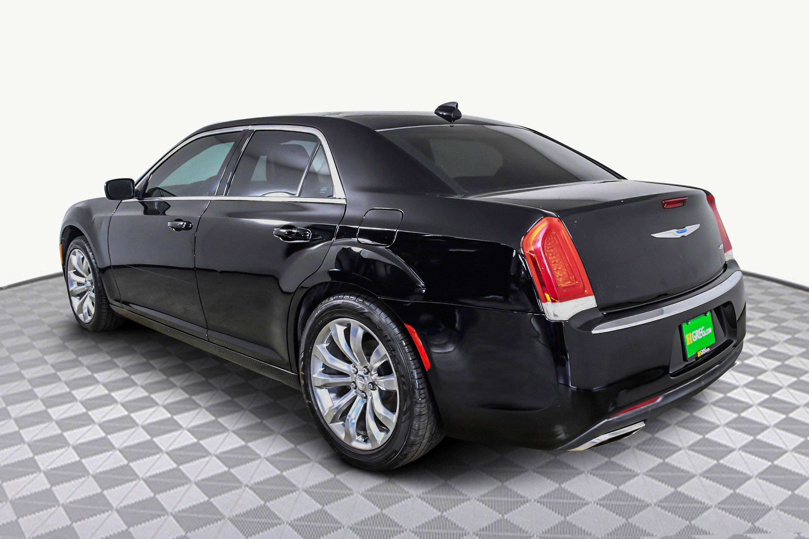 Used 2019 Chrysler 300 Touring L w/ Quick Order Package 22F image 6