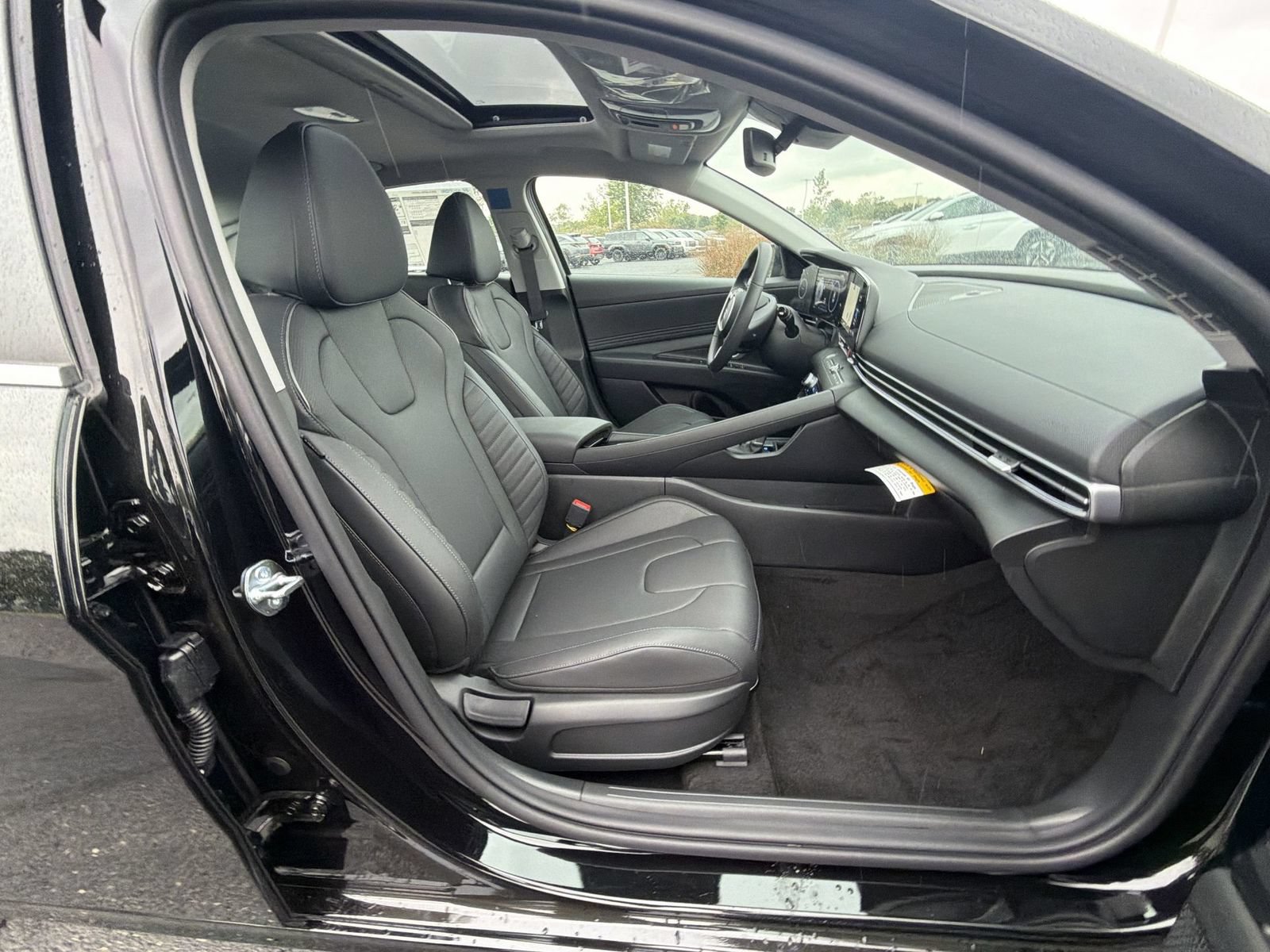 New 2026 Hyundai Elantra Limited FWD image 26