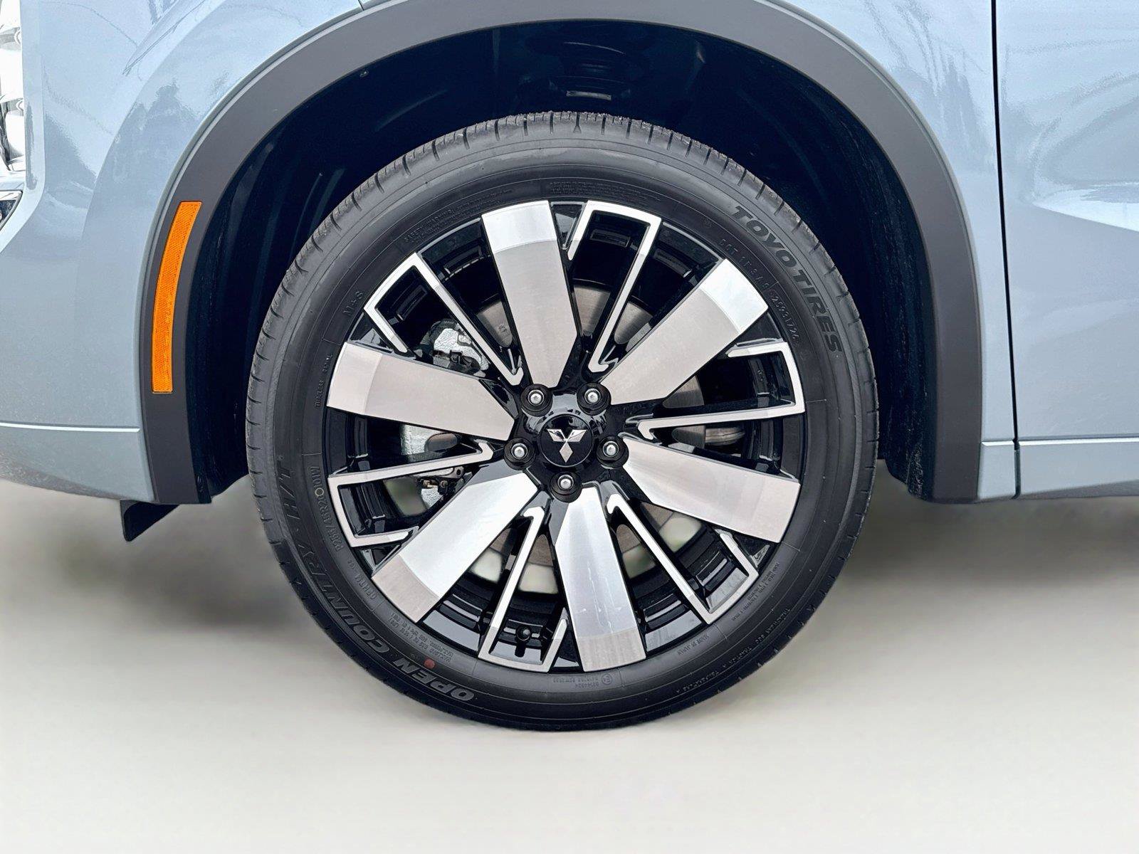 New 2026 Mitsubishi Outlander SEL FWD image 36