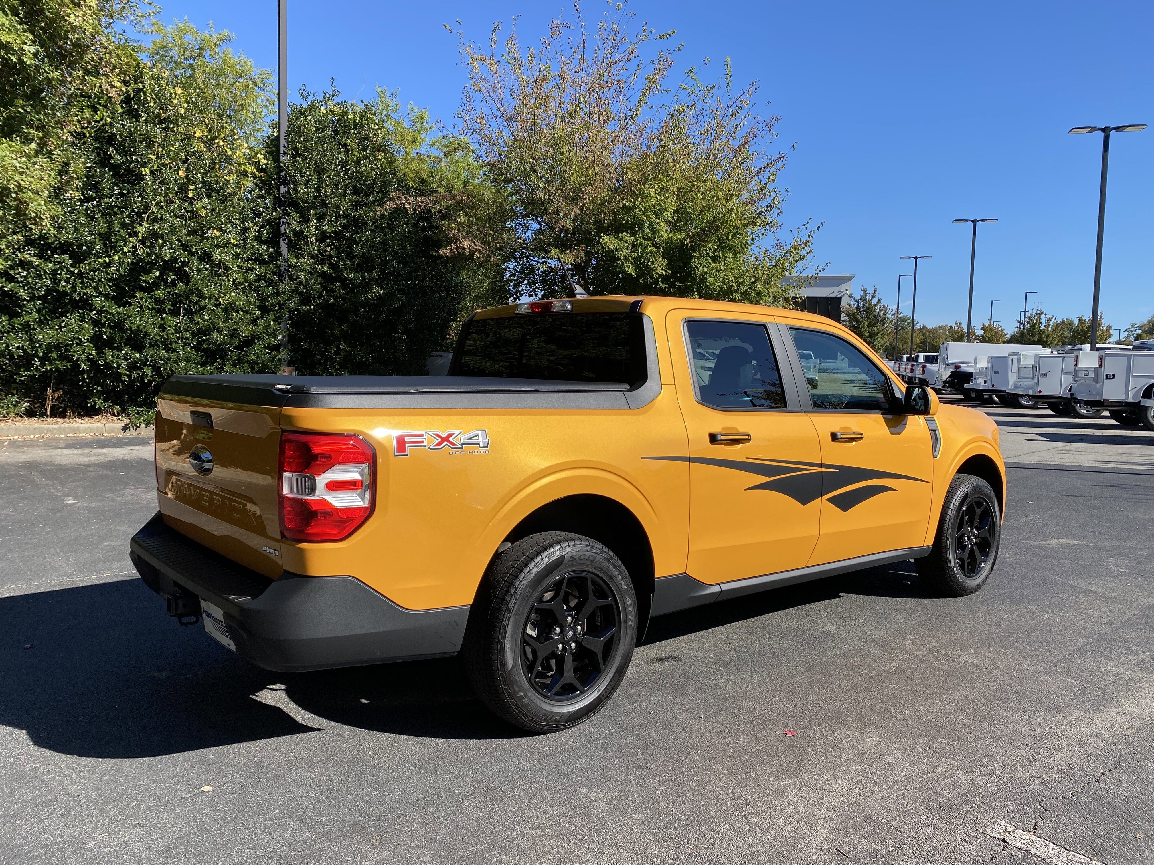 Used 2023 Ford Maverick Lariat w/ Equipment Group 500A Standard image 9