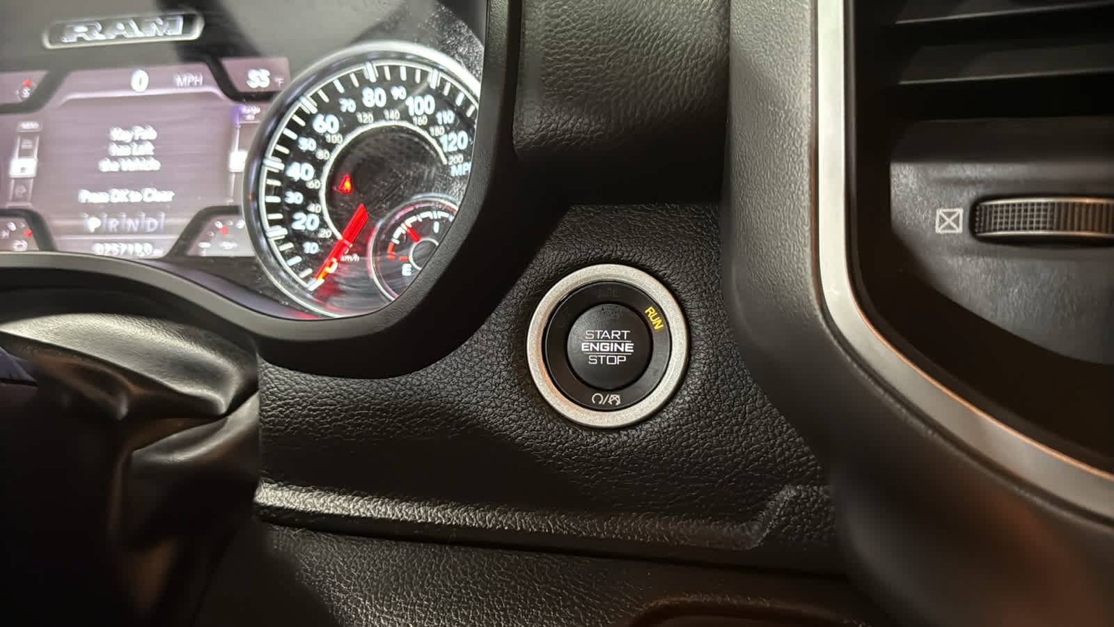 Used 2024 RAM 1500 Big Horn AWD/4WD image 19