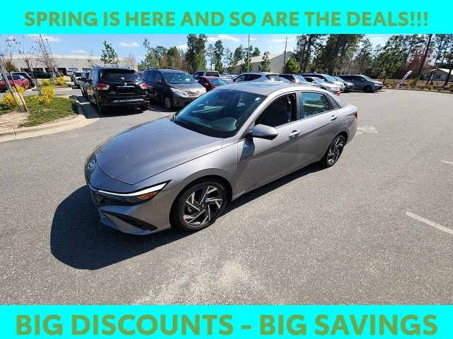 Used 2024 Hyundai Elantra Limited image 6