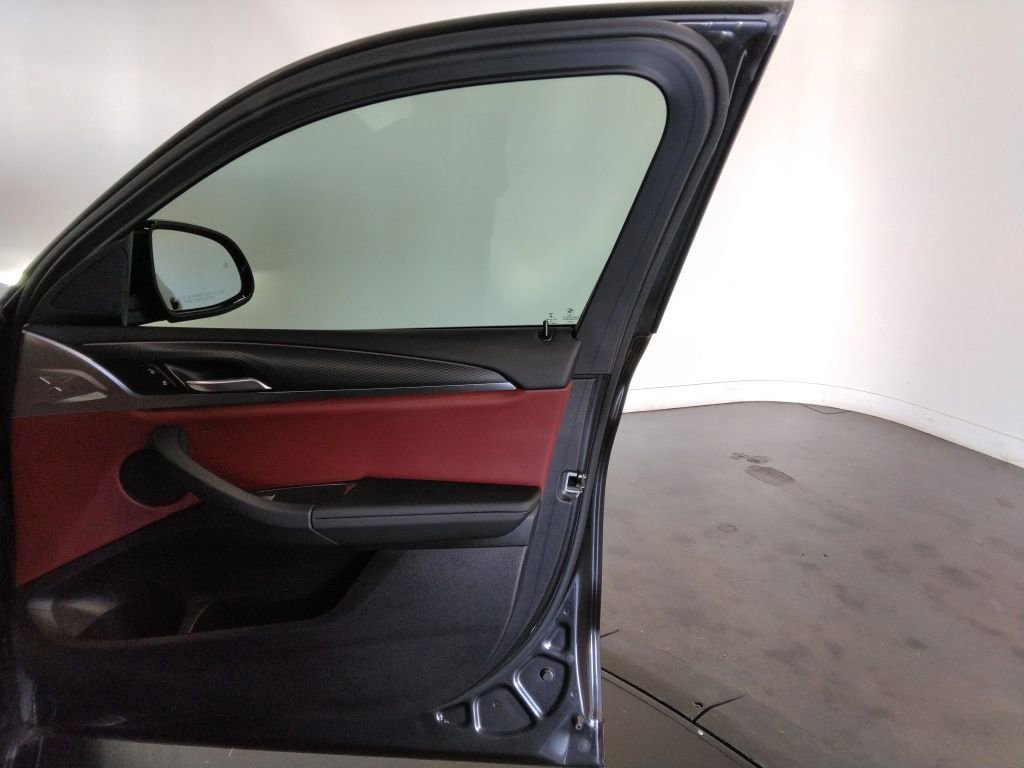 Used 2023 BMW X4 xDrive30i image 44