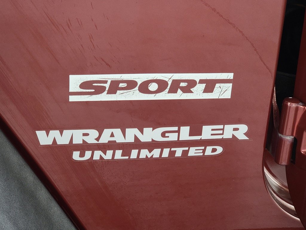 Used 2010 Jeep Wrangler Unlimited Sport AWD/4WD image 10