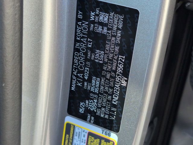 Certified 2025 Kia Soul LX w/ LX Technology Package FWD image 36