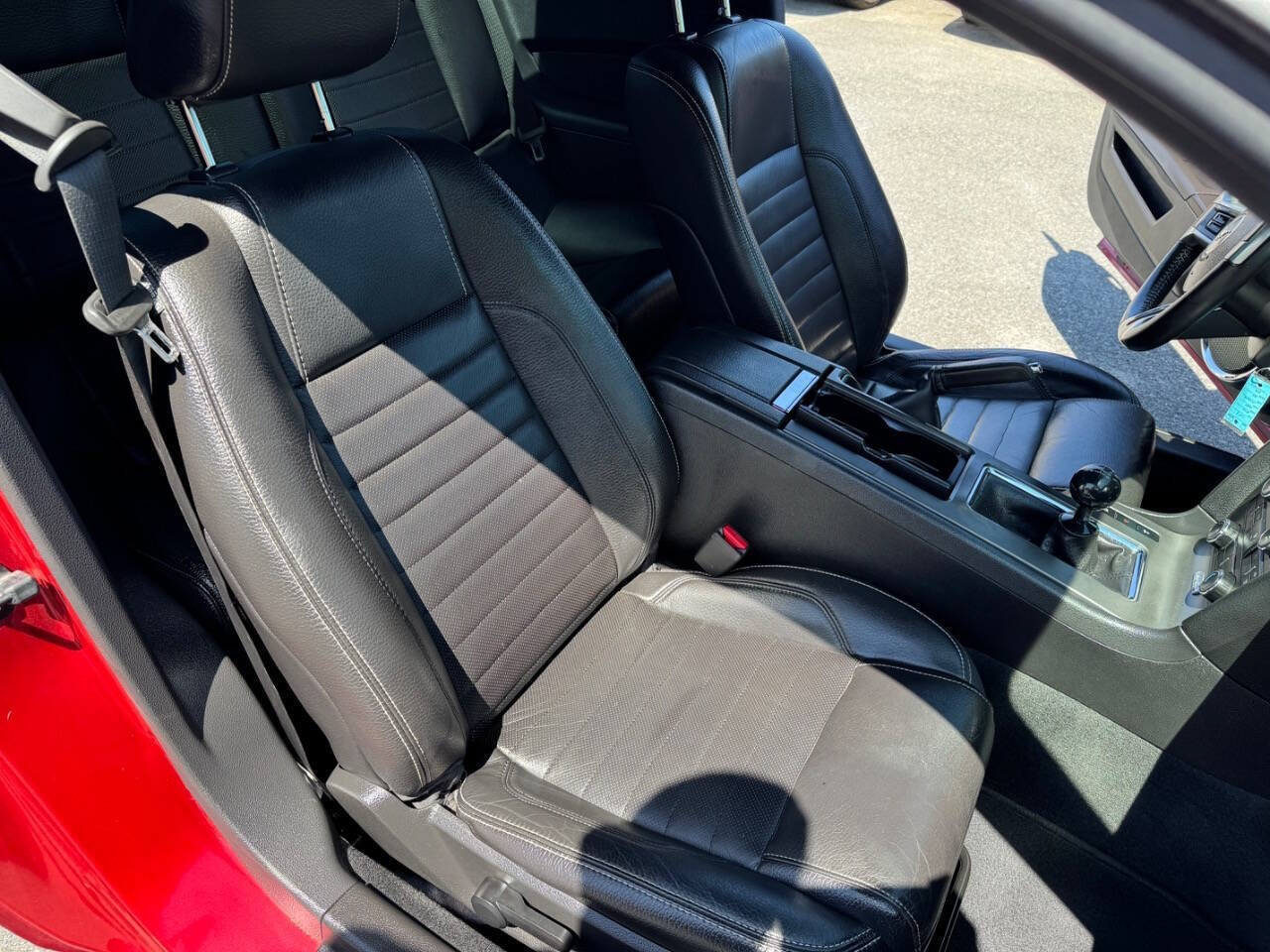 Used 2012 Ford Mustang GT Premium w/ Security Pkg RWD image 14