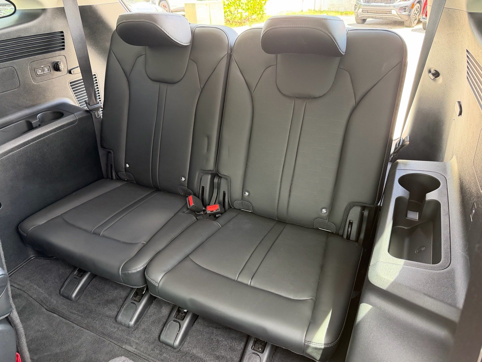 Used 2025 Kia Sorento EX FWD image 12