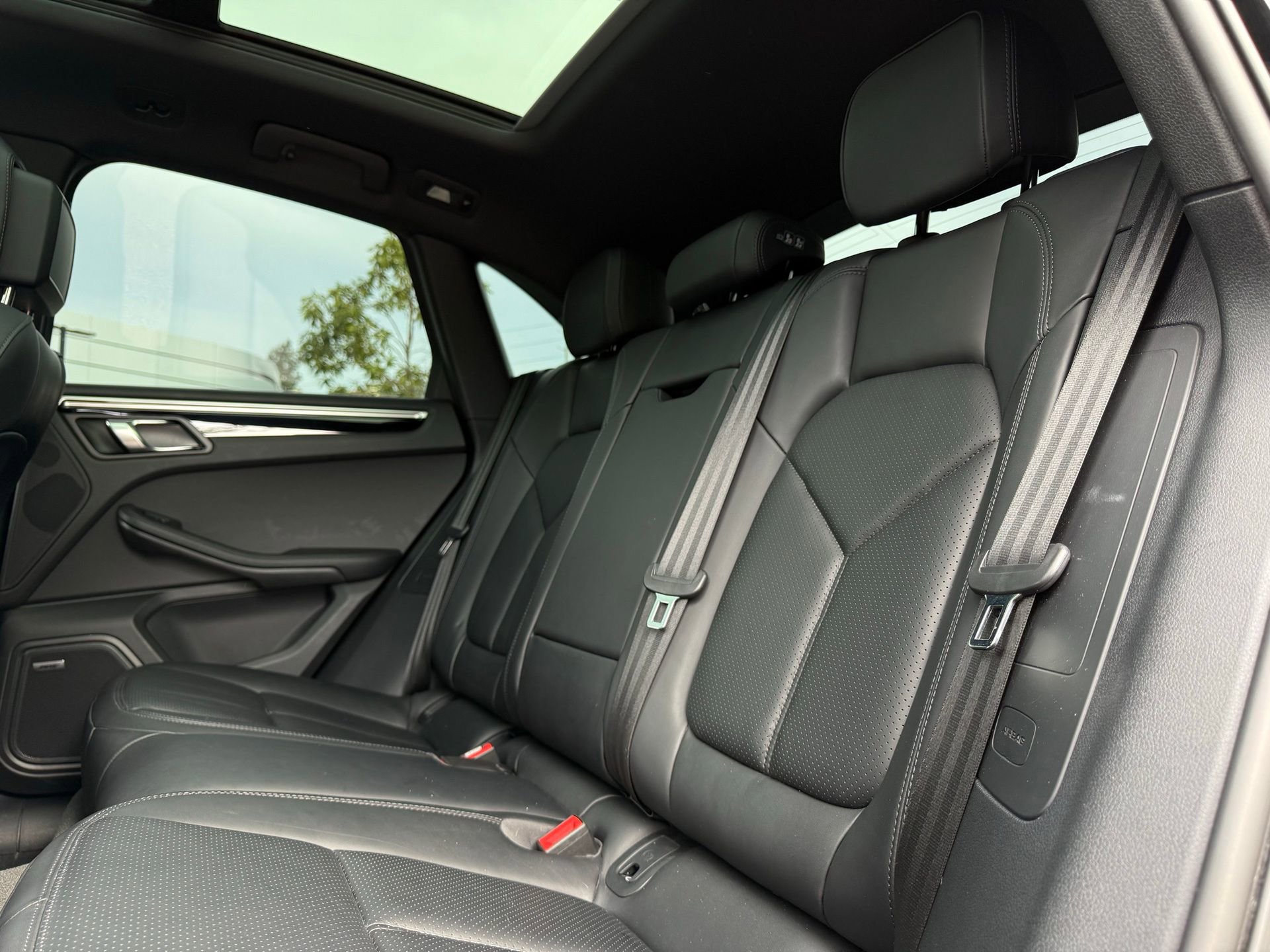 Certified 2024 Porsche Macan S image 29