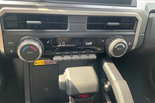 Used 2025 Toyota 4Runner TRD Off-Road image 33