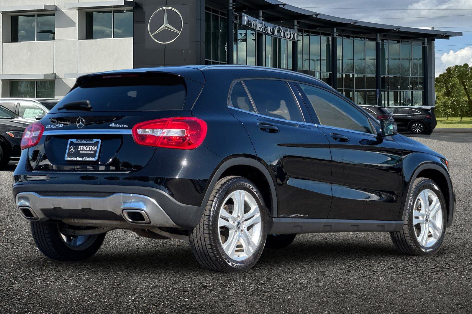 Certified 2020 Mercedes-Benz GLA 250 4MATIC w/ Premium Package image 4