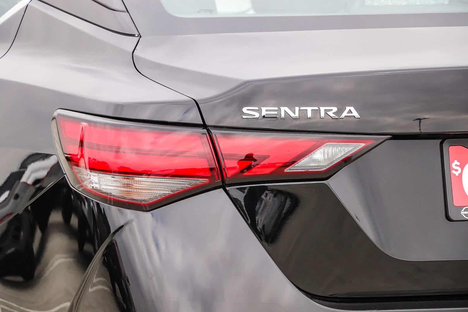 Used 2025 Nissan Sentra S FWD image 9