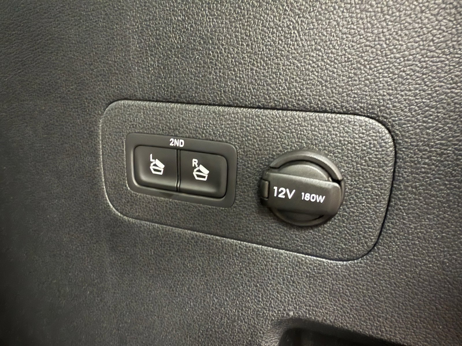 Used 2019 Hyundai Santa Fe Limited image 10