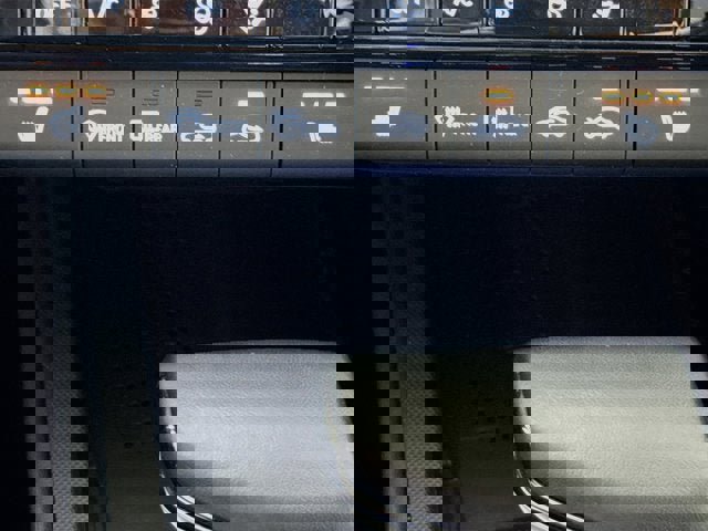 Used 2023 Hyundai Elantra Limited image 21