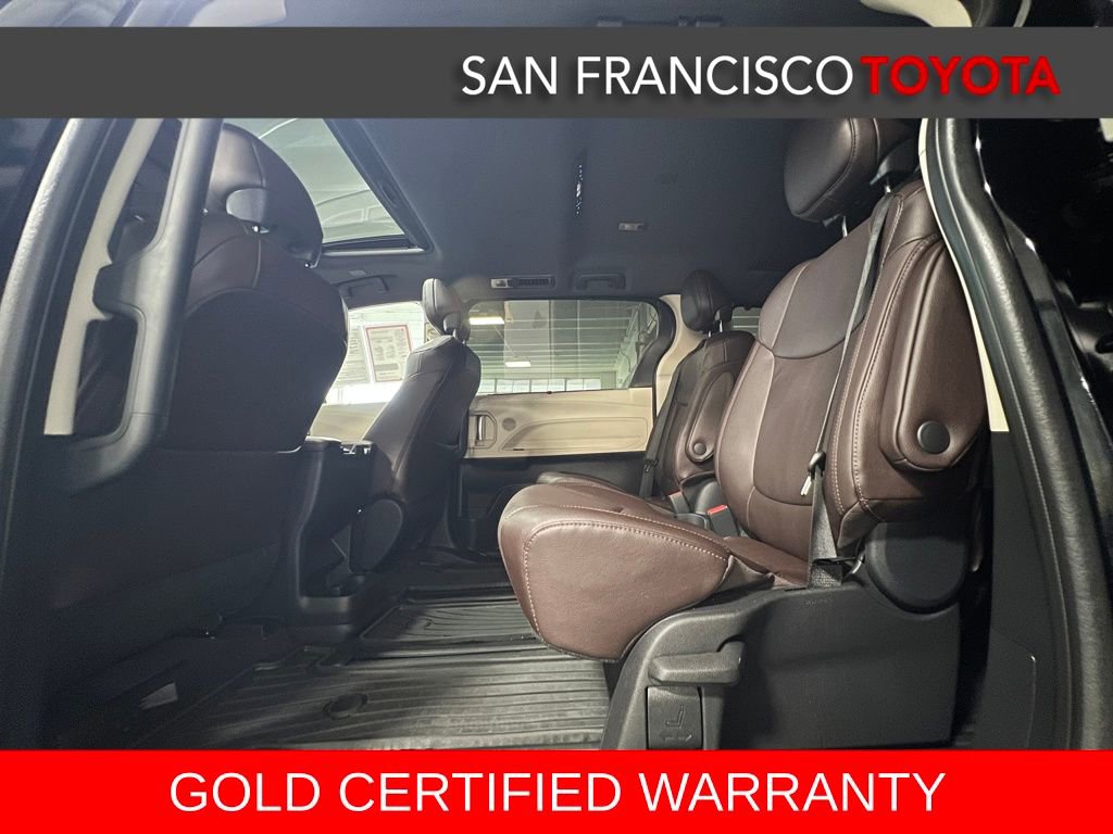 Certified 2022 Toyota Sienna Platinum image 16