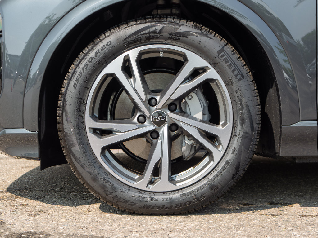 New 2027 Audi Q6 e-tron Prestige AWD/4WD image 7