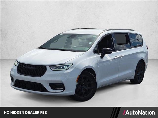 Used 2024 Chrysler Pacifica Touring-L w/ S Appearance Package