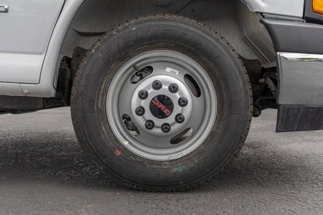New 2025 GMC Savana 4500 w/ Driver Convenience Package RWD image 9